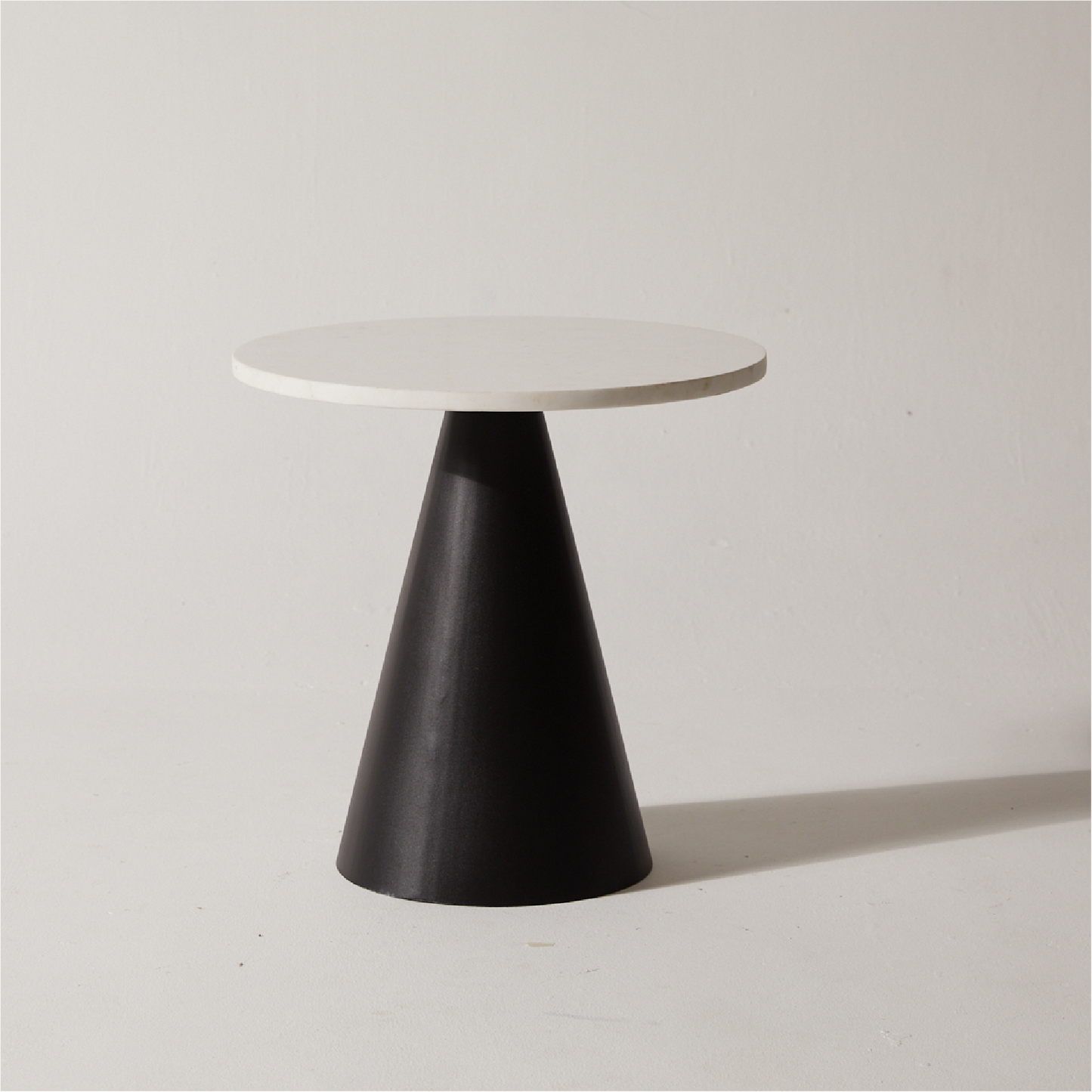 Mesa Auxiliar Cono
